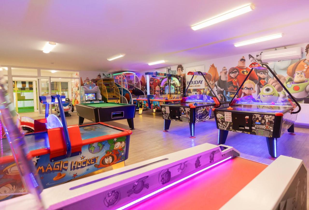& Holiday park